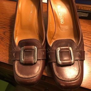 Brown ferragamo 9C
